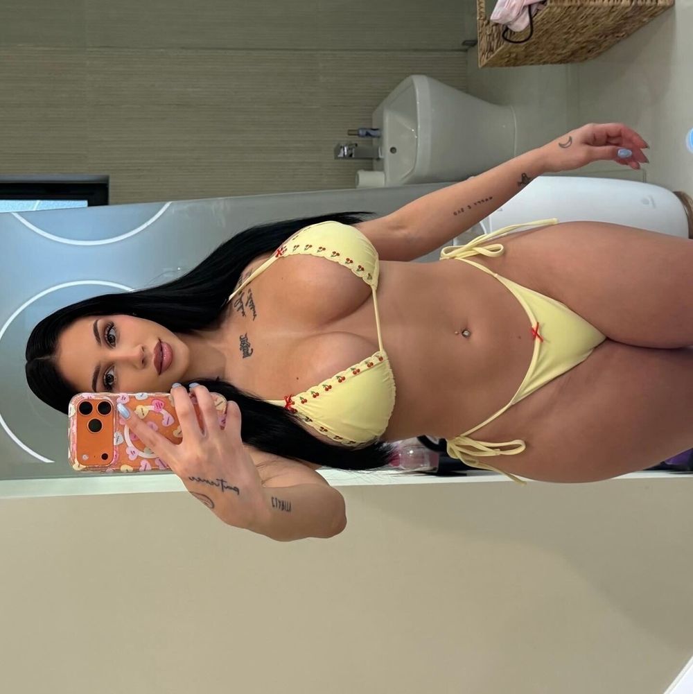 ariraee OnlyFans profile picture