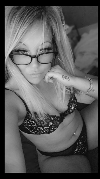 leaxxxxx OnlyFans picture