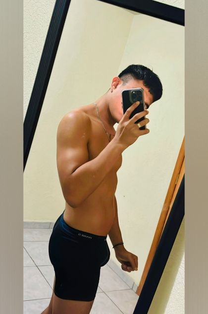 danielyears OnlyFans picture