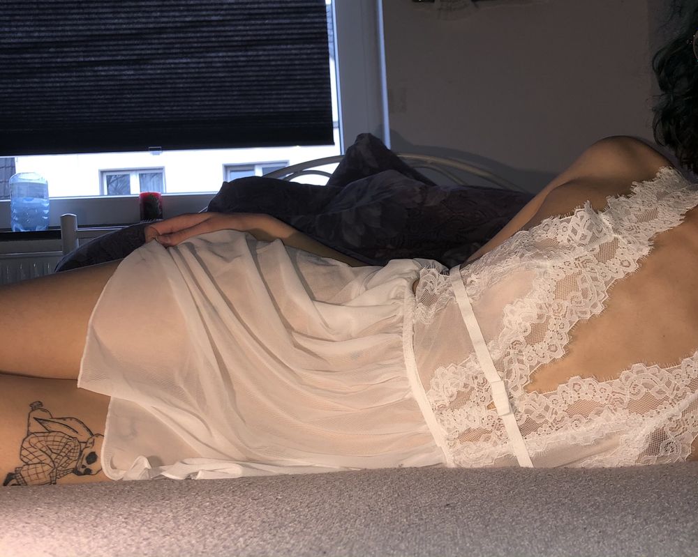 pluckingpetals OnlyFans profile picture