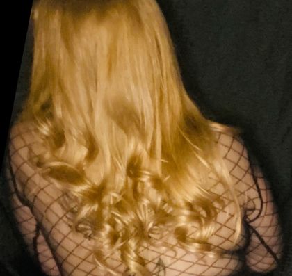 realblondenextdoor OnlyFans picture