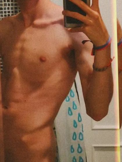 lucas32321 OnlyFans picture