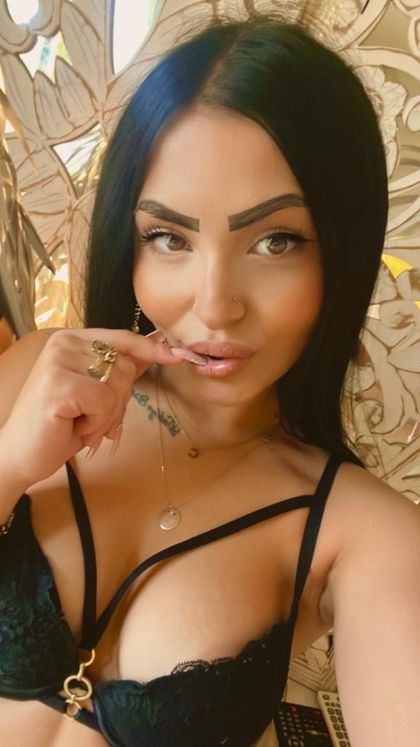 sexybrunette98 OnlyFans picture