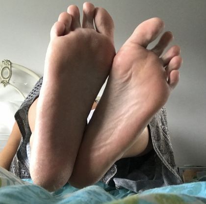 fallatmyfeet OnlyFans picture