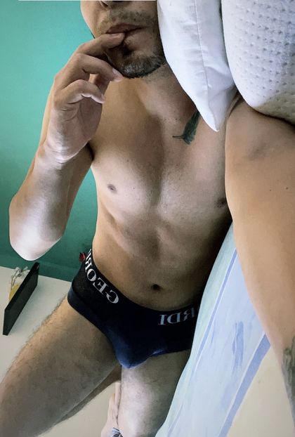 estebancaldern OnlyFans picture