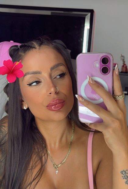 selenaxflores OnlyFans picture