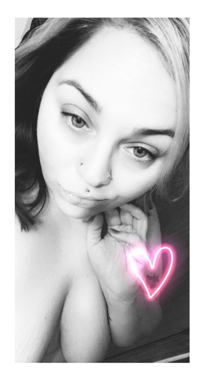 yourqueenashm OnlyFans picture