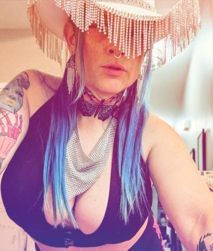 neonrollergirl OnlyFans picture