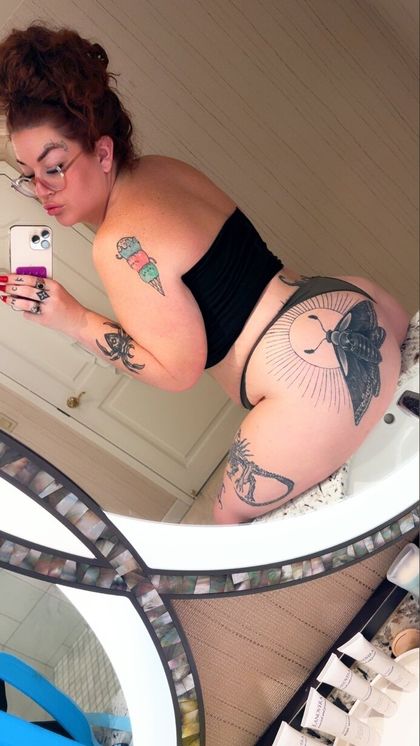 theemilphily OnlyFans picture