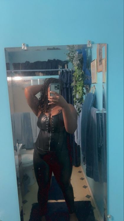 cherrythedom916 OnlyFans picture