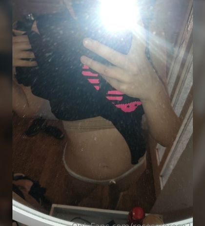 rosesarerose2 OnlyFans picture