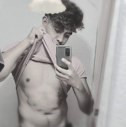u308045645 OnlyFans picture