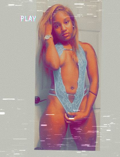 sweetszzs OnlyFans picture