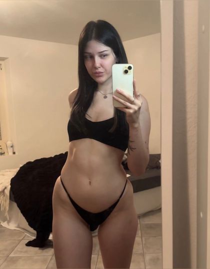 valinie OnlyFans picture
