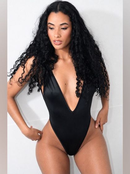 mianixofficial OnlyFans picture