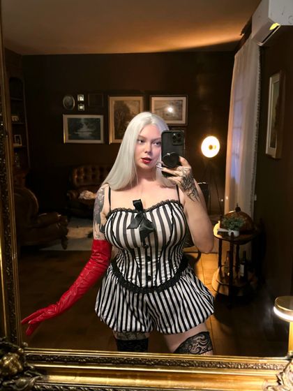 milavolker OnlyFans picture