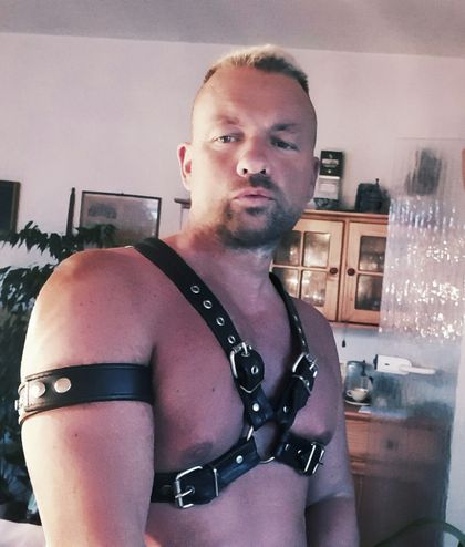 sur.royal OnlyFans picture