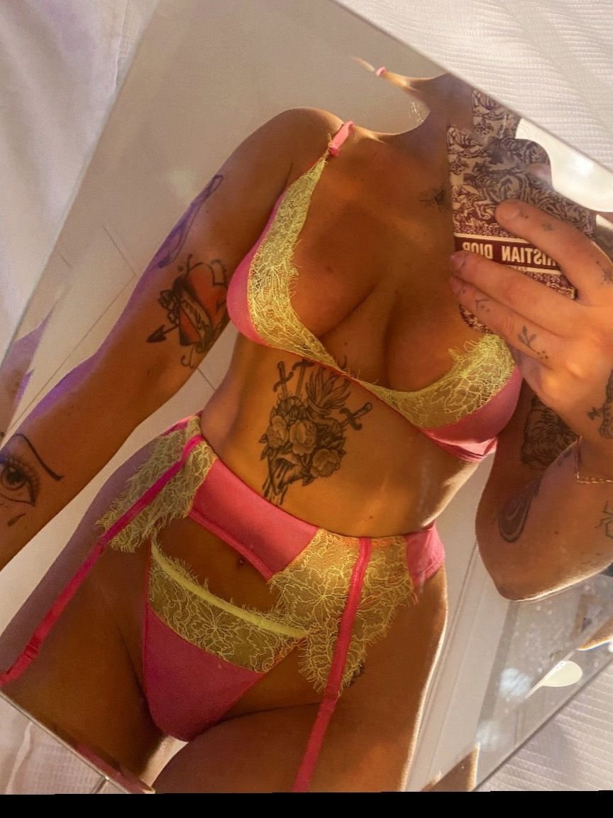 h.o.l.l.i.e.g OnlyFans profile picture