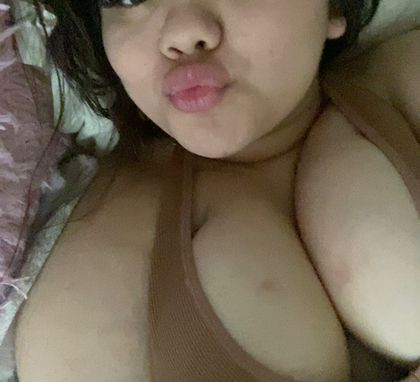 bustyyxari OnlyFans picture