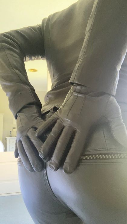 loverofleather OnlyFans picture