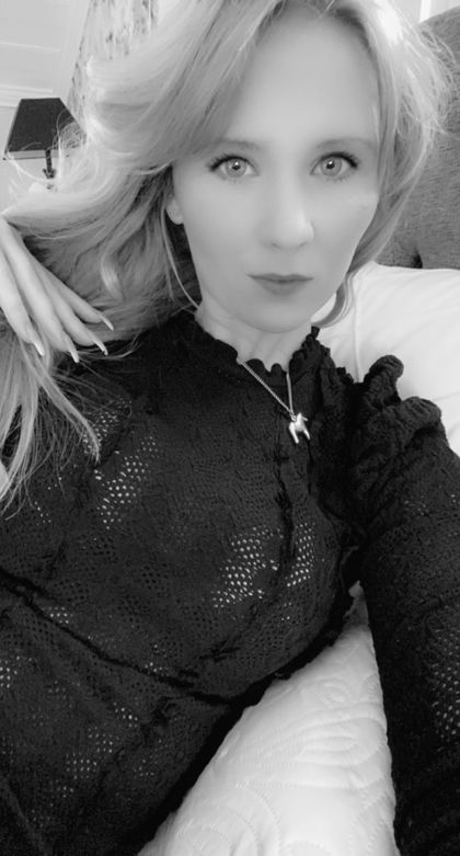malli000 OnlyFans picture