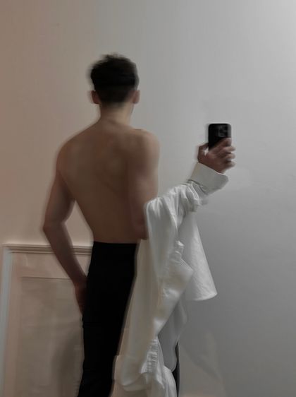 leonbrooke OnlyFans picture