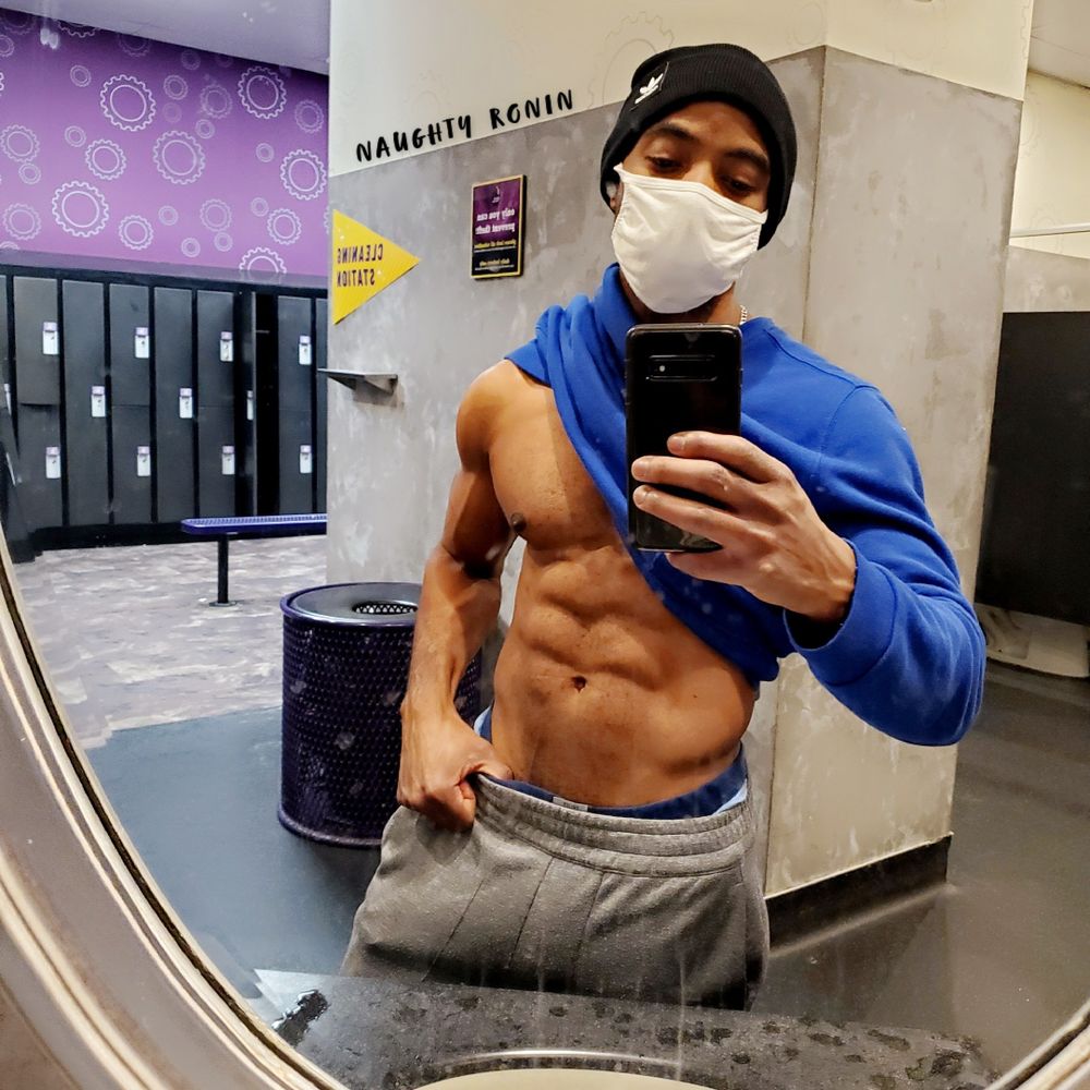 naughtyronin OnlyFans profile picture