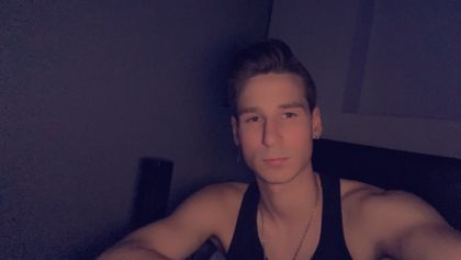 russiantwinkxp OnlyFans picture