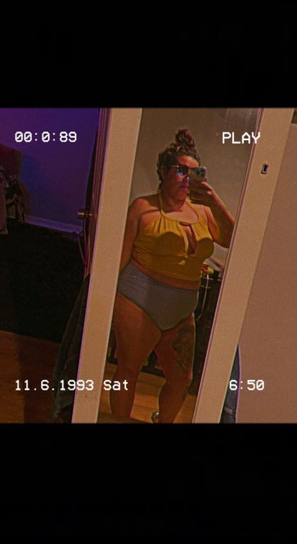 yellowbomb OnlyFans picture