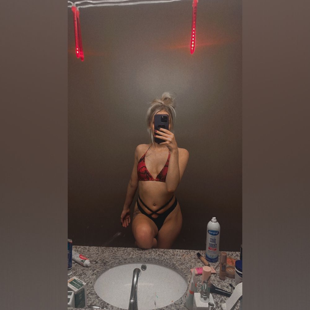 bl0ndyg1rl OnlyFans profile picture
