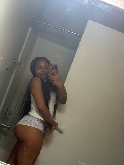 lovenychelle OnlyFans picture
