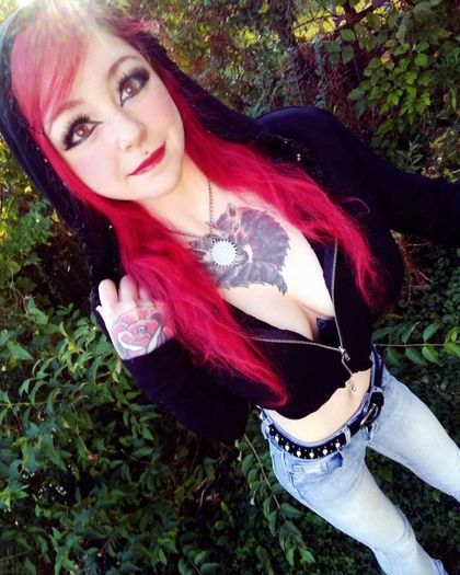 littleredmaid OnlyFans picture