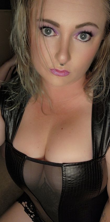 tiffplayslut2 OnlyFans picture