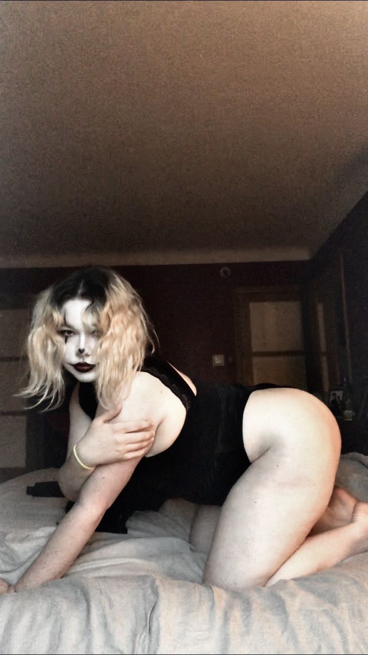 violetmonterey OnlyFans profile picture