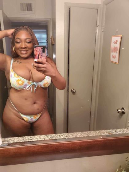amazonfrenchii OnlyFans picture
