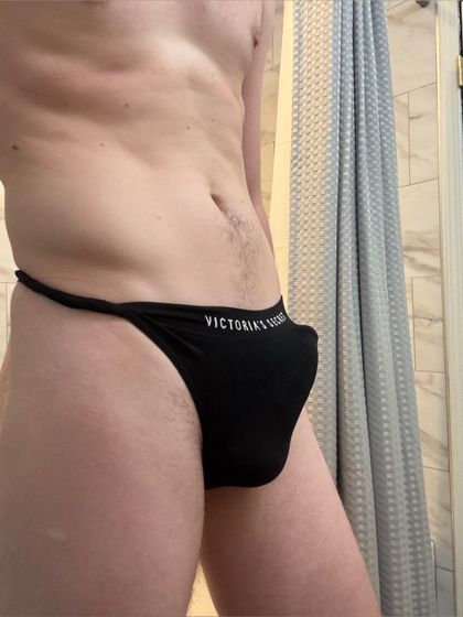 bi-pedal OnlyFans picture