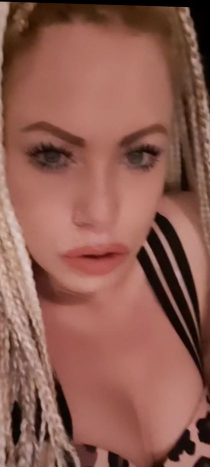 larubiascarlettt OnlyFans picture