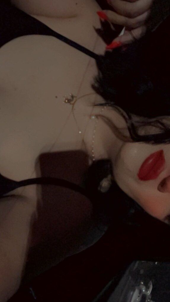 isavellum OnlyFans profile picture