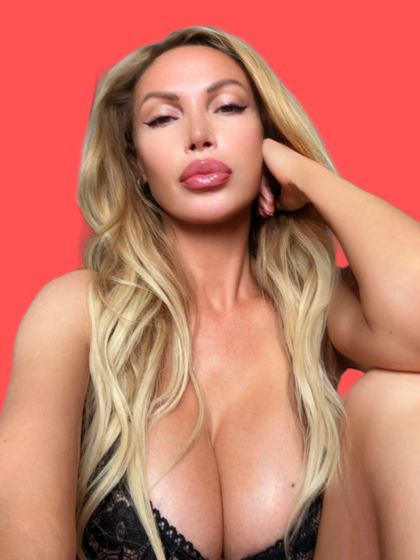 nikkibenz OnlyFans picture