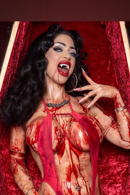 ladyvampira13 OnlyFans picture