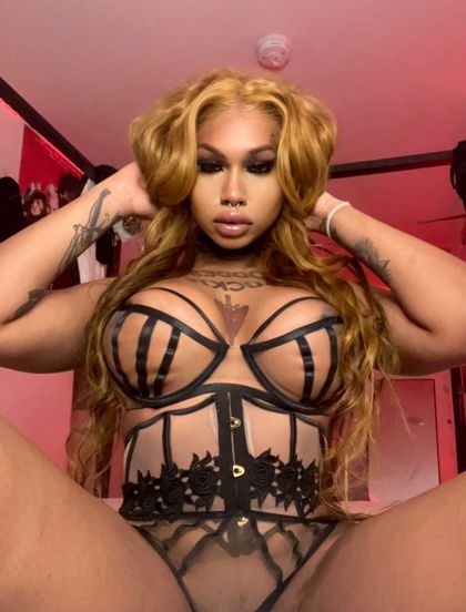 luckiesuniverse OnlyFans picture