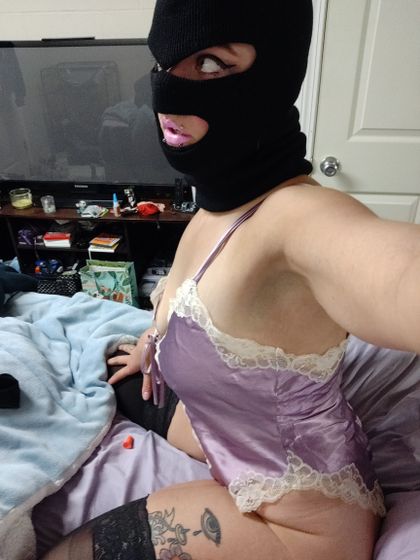 misskweencunt OnlyFans picture
