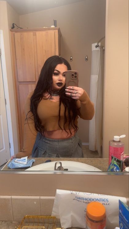 karasutraa OnlyFans picture