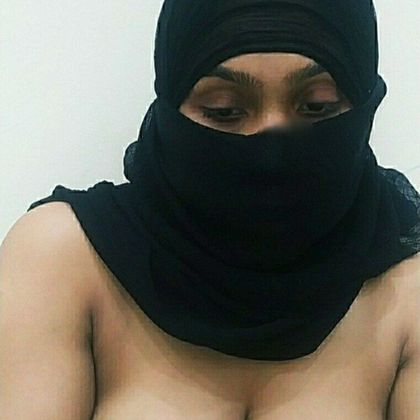 muslimhotwife OnlyFans picture