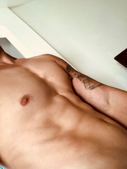 uhotboi OnlyFans picture