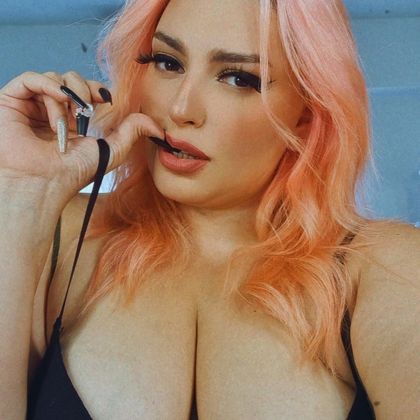 pinky.celes OnlyFans picture