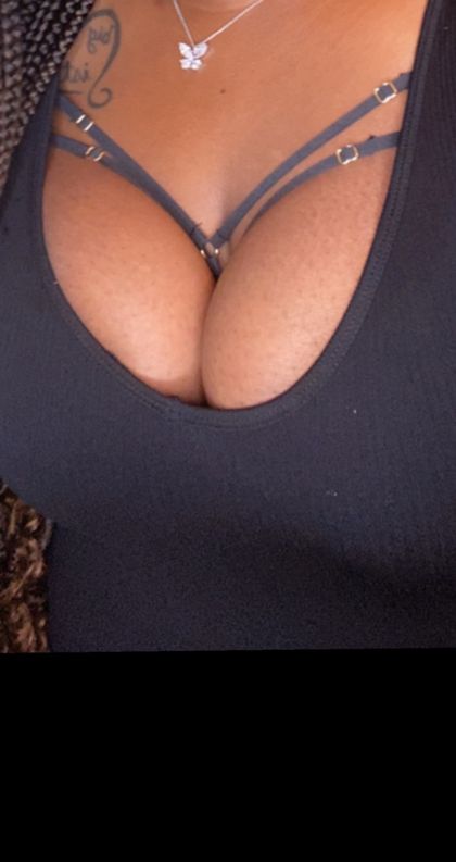 titsonduty OnlyFans picture