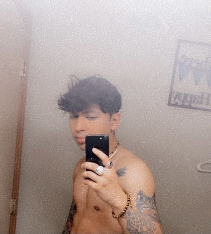 featurzz OnlyFans picture
