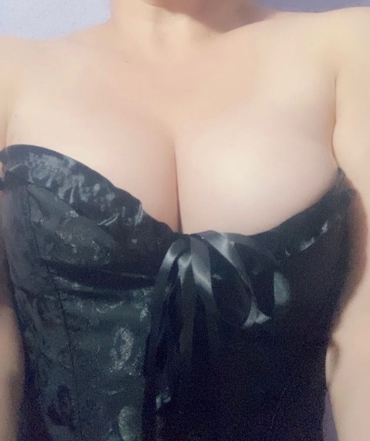 julia-b OnlyFans profile picture