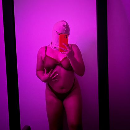 neololy OnlyFans picture